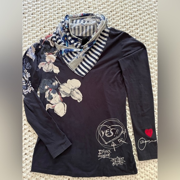 Boho-Chic DESIGUAL Long Sleeve Top – Artsy with Attached Scarf – Size S - Picture 2 of 4